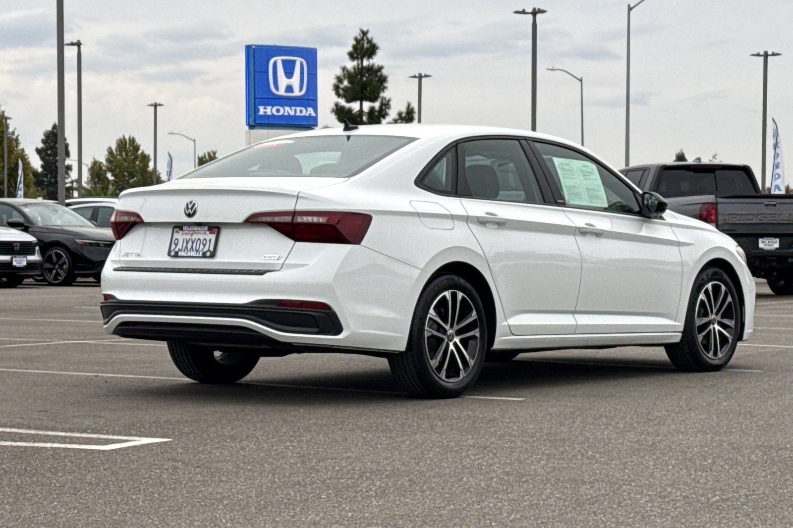 Certified 2023 Volkswagen Jetta Sport FWD image 4