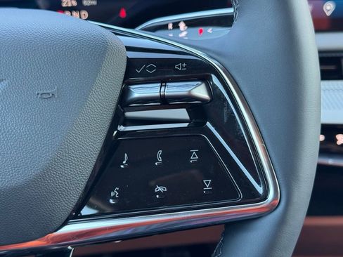 New 2026 Cadillac Optiq Luxury 2 image 28