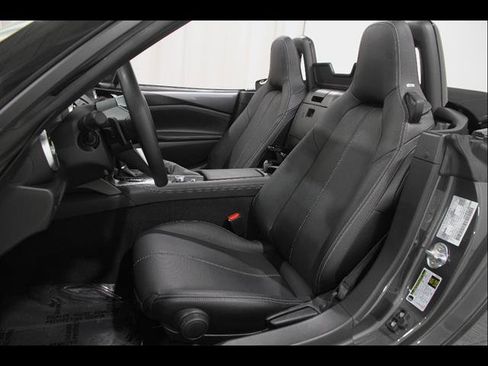 Used 2025 MAZDA MX-5 Miata Grand Touring RWD image 6