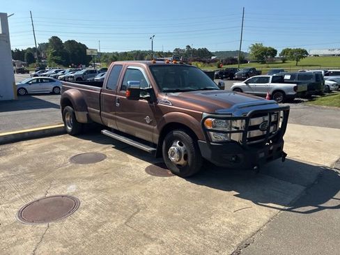 Used 2012 Ford F350 Lariat w/ Chrome Pkg RWD image 18