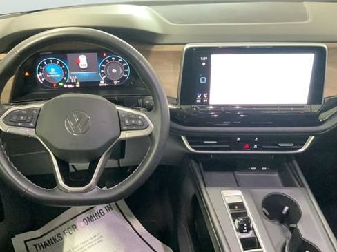 Certified 2024 Volkswagen Atlas SE AWD/4WD image 11