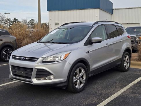 Used 2014 Ford Escape SE w/ Equipment Group 201A image 3