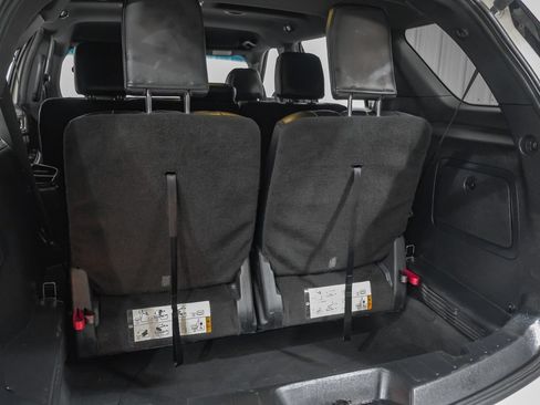 Used 2016 Ford Explorer XLT w/ Equipment Group 202A FWD image 57