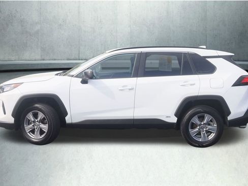Used 2022 Toyota RAV4 LE AWD/4WD image 22