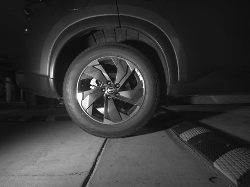 Used 2025 Nissan Rogue SV FWD image 15