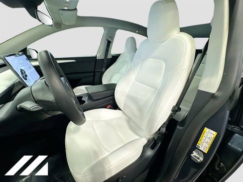 Used 2023 Tesla Model Y Long Range image 21