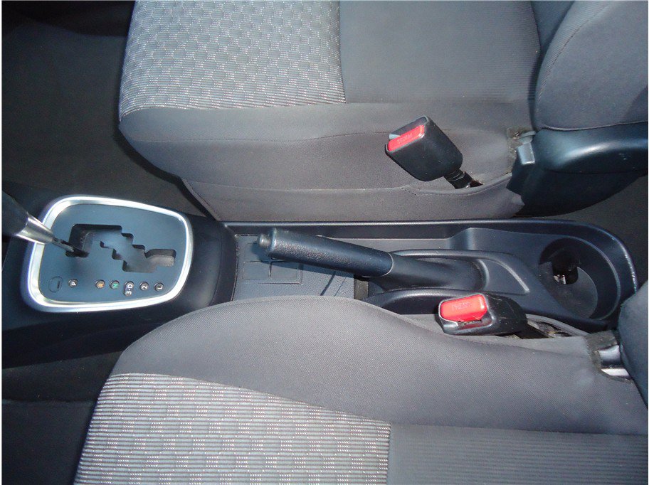 Used 2015 Toyota Yaris L FWD image 19