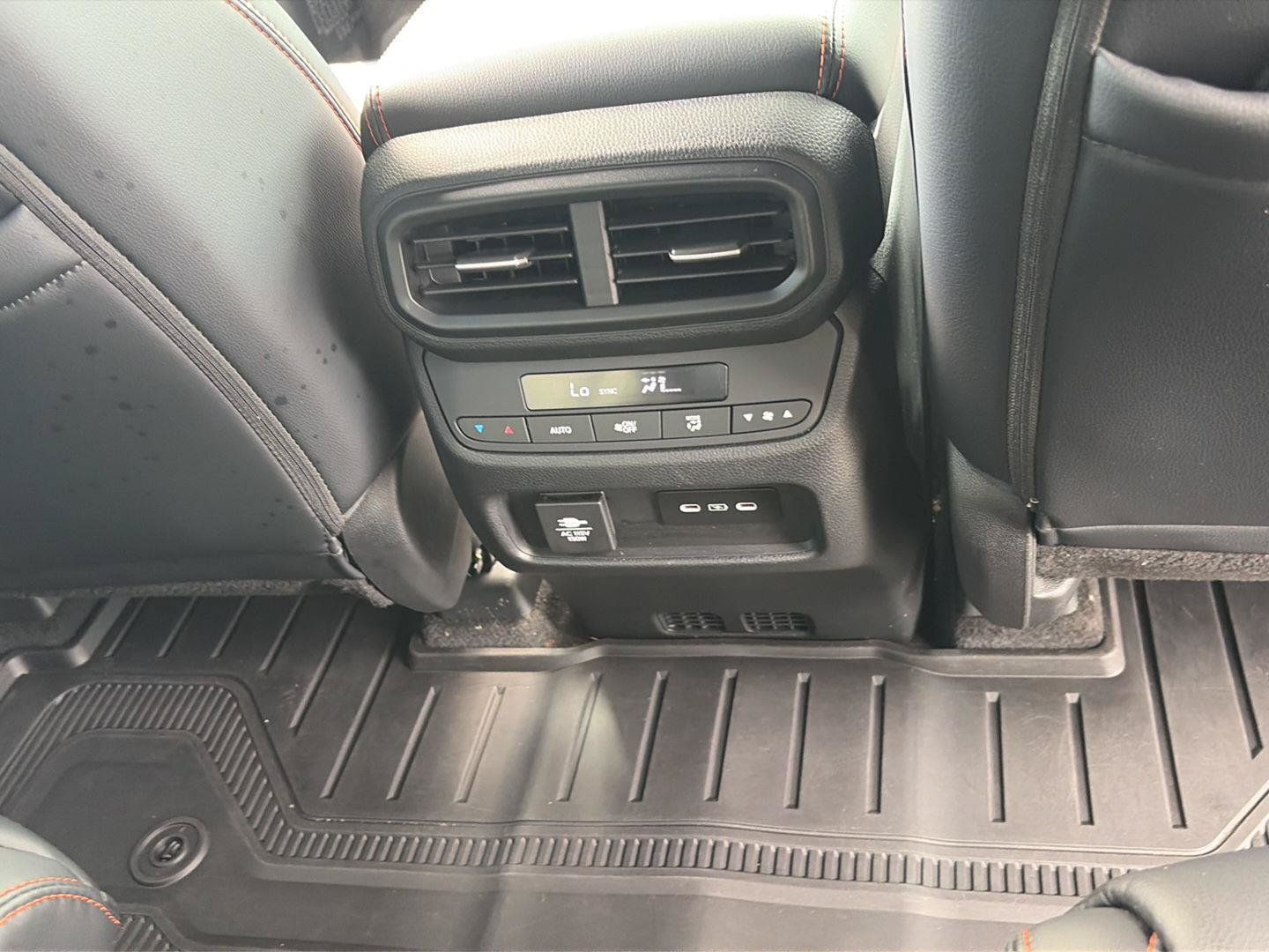 Used 2025 Honda Pilot TrailSport image 24