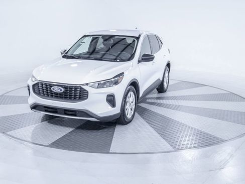 Used 2024 Ford Escape Active image 2