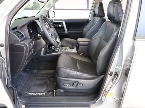 Used 2018 Toyota 4Runner Limited AWD/4WD image 12