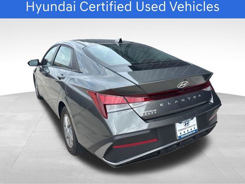 Certified 2025 Hyundai Elantra SE FWD image 7