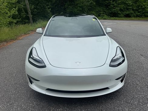 Used 2019 Tesla Model 3 Mid Range RWD image 3