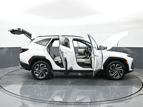 Certified 2025 Hyundai Tucson Limited image 48