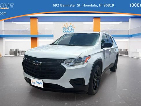 Used 2018 Chevrolet Traverse LS w/ LPO, Black Accent Package FWD image 2