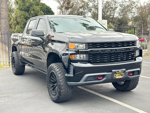 Used 2020 Chevrolet Silverado 1500 Custom Trail Boss w/ Custom Convenience Package AWD/4WD image 2
