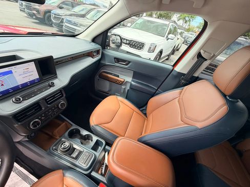 Used 2024 Ford Maverick Lariat FWD image 12