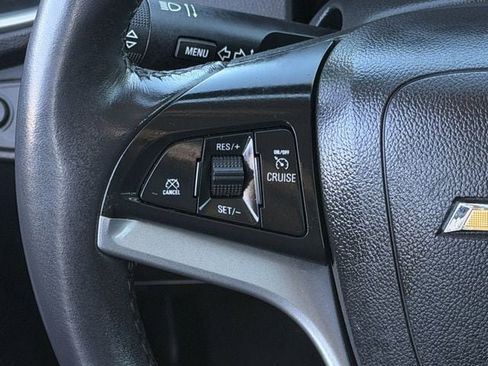 Used 2022 Chevrolet Trax LT w/ LT Convenience Package image 13