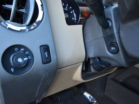 Used 2012 Ford F250 Lariat w/ Lariat Interior Pkg image 40