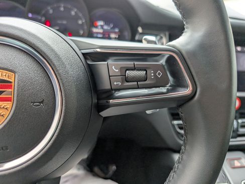 Certified 2025 Porsche Macan image 25