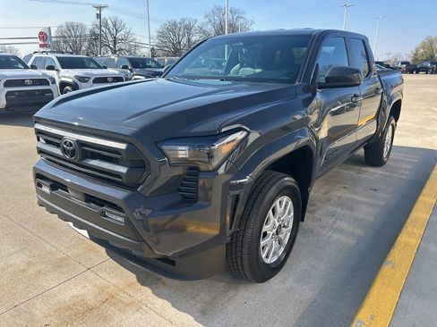 Used 2024 Toyota Tacoma SR5 image 3