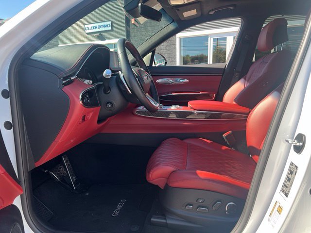 Used 2024 Genesis GV70 3.5T Sport w/ Sport Prestige Package AWD/4WD image 15