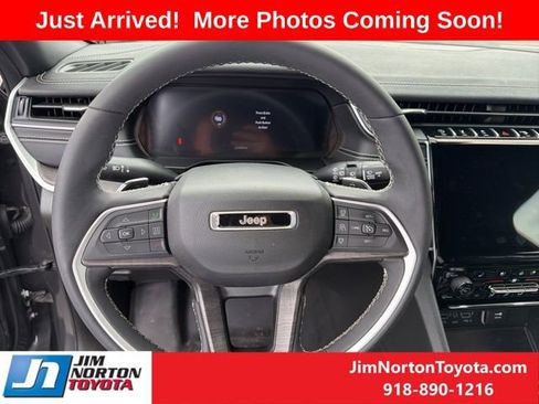 Used 2024 Jeep Grand Cherokee Limited w/ Luxury Tech Group II AWD/4WD image 12