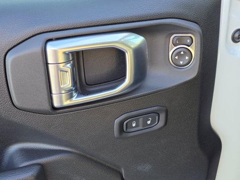 Used 2022 Jeep Gladiator Sport image 34