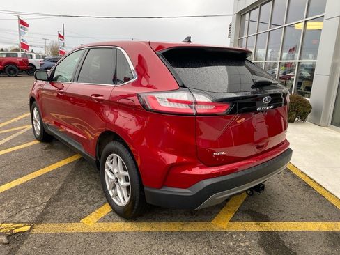 Used 2024 Ford Edge SEL w/ Convenience Package image 3