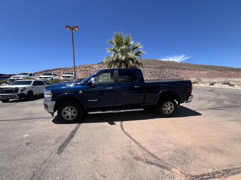 Used 2021 RAM 2500 Laramie AWD/4WD image 2