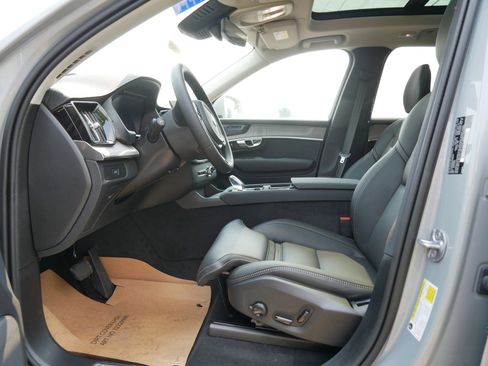 New 2025 Volvo XC90 B6 Ultra w/ Protection Package Premier image 5