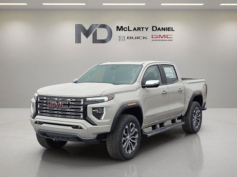 New 2026 GMC Canyon Denali image 2