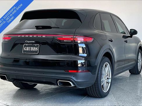 Used 2022 Porsche Cayenne AWD/4WD image 2