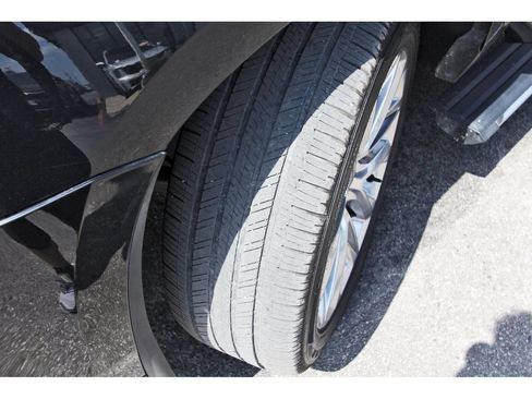 Used 2019 Cadillac Escalade ESV Premium Luxury AWD/4WD image 32