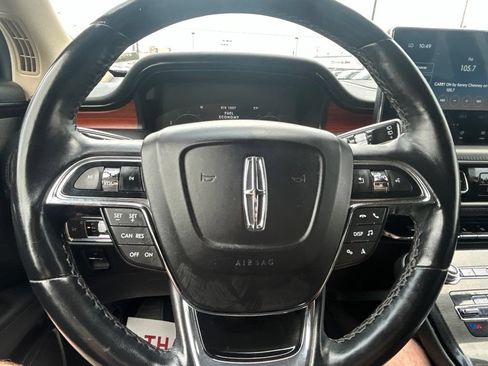 Used 2022 Lincoln Nautilus Reserve w/ Luxury Package AWD/4WD image 25