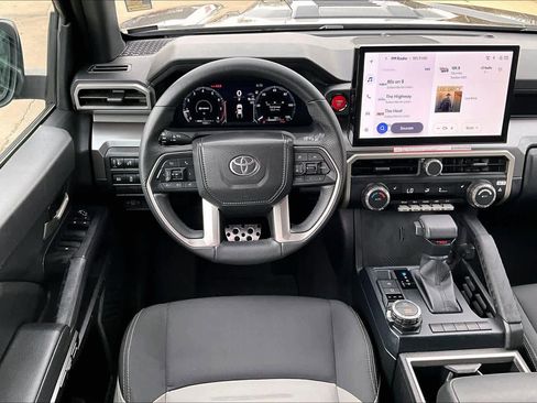 Used 2025 Toyota Tacoma TRD Sport AWD/4WD image 6