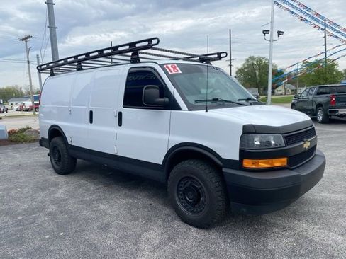 Used 2018 Chevrolet Express 2500 RWD image 7