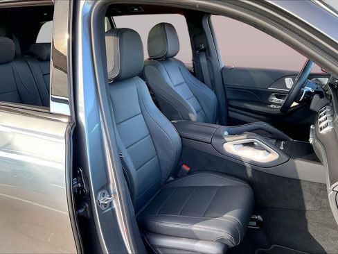 Used 2026 Mercedes-Benz GLS 450 4MATIC image 10