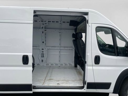 Used 2026 RAM ProMaster 2500 w/ Convenience Group FWD image 25
