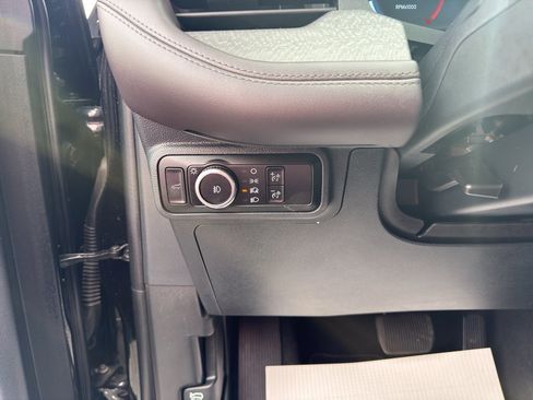 Used 2025 Ford Explorer Platinum w/ LUX Leather Package image 10