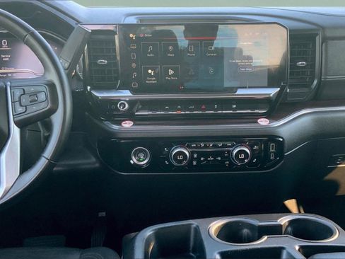 Used 2024 GMC Sierra 1500 SLT image 9