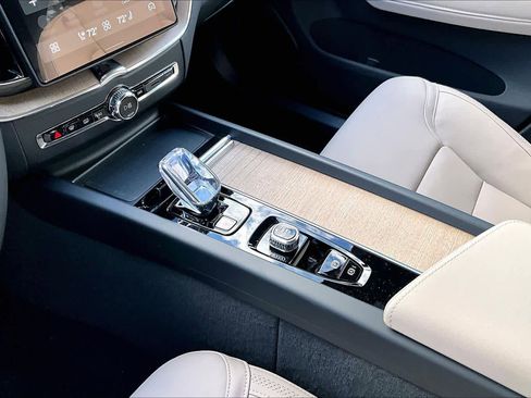 New 2026 Volvo XC60 B5 Plus w/ Protection Package Premier image 10