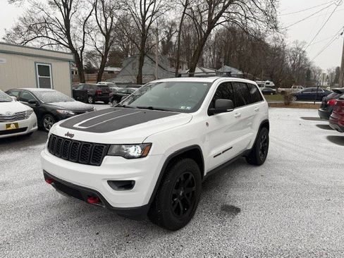 Used 2020 Jeep Grand Cherokee Trailhawk image 2