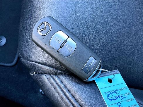 Used 2018 MAZDA MAZDA3 Touring image 15