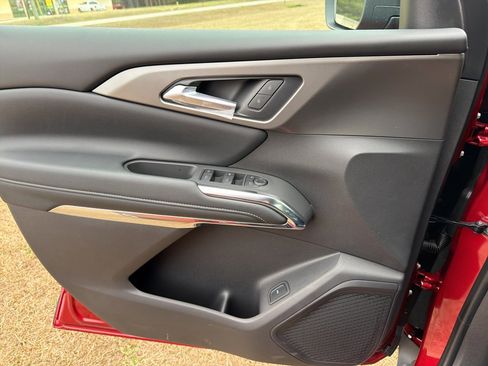 New 2026 Chevrolet Traverse LT image 14