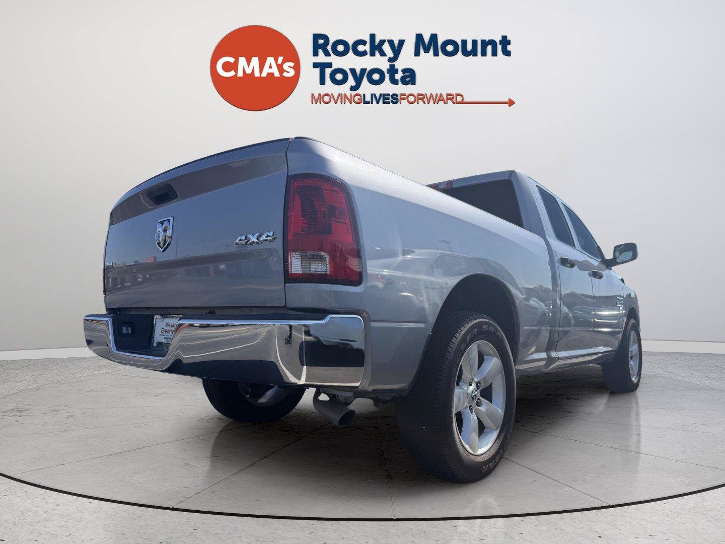 Used 2024 RAM 1500 Classic SLT AWD/4WD image 4