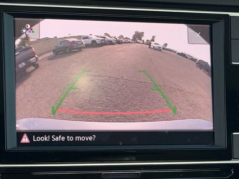 Used 2024 Volkswagen Jetta SE FWD image 11