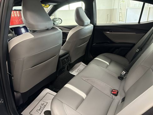 Used 2026 Toyota Camry SE FWD image 25