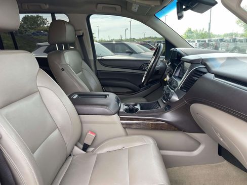 Used 2018 Chevrolet Suburban LT image 12