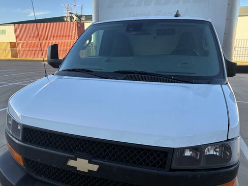 Used 2020 GMC Savana 3500 Extended w/ Driver Convenience Package image 13