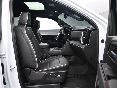 Used 2024 GMC Sierra 2500 AT4X w/ AT4X AEV Edition image 32